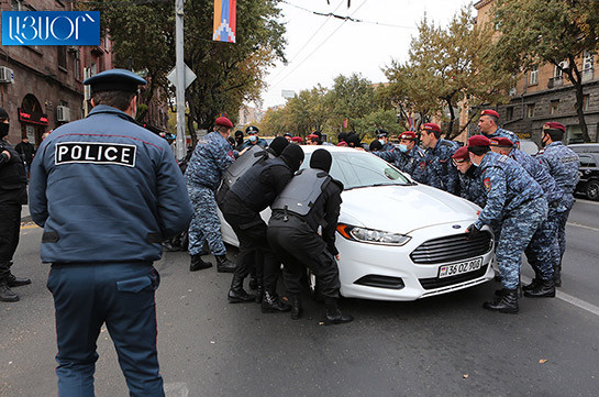 Փողոցների շրջափակումը, տրանսպորտի երթևեկության կազմալուծումն առաջացնում է վարչական պատասխանատվություն. զգուշացնում է ոստիկանությունը