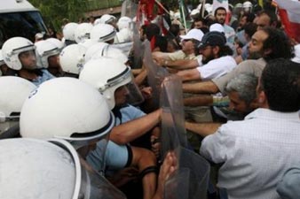 Турецкие демонстранты напали на израильских волейболисток