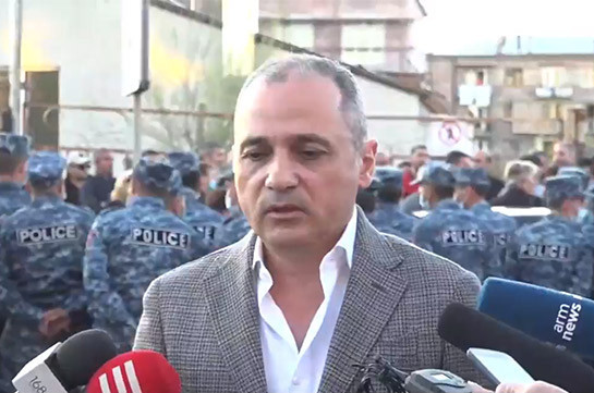 «Թող գա ու ապացուցի, որ ինքը Հրաչուհի չի». Վահե Հակոբյանը Նիկոլ Փաշինյանի աներձագին հրավիրում է բոքսի