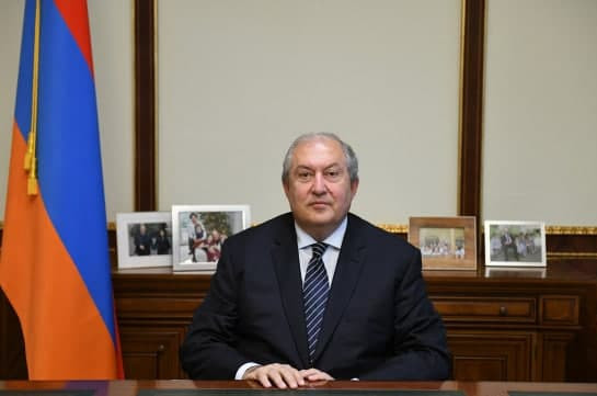 Նախագահ Արմեն Սարգսյանի լիազորությունները դադարեցված են. ԱԺ նախագահը ստորագրել է արձանագրությունը