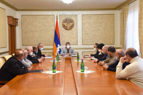 Արցախի նախագահը հանդիպել է «Արցախյան երրորդ պատերազմում զոհված և անհայտ կորած զինծառայողների հարազատների միության» անդամների հետ