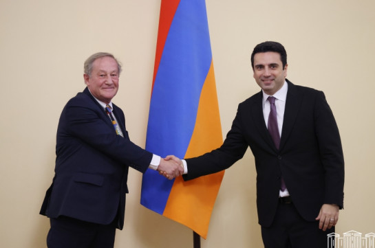 Ալեն Սիմոնյանը հույս է հայտնել, որ ֆրանսիացի գործընկերները կշարունակեն ջանքեր գործադրել հայ գերիներին օր առաջ հայրենիք վերադարձնելու ուղղությամբ