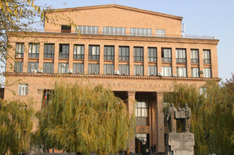 Students: Azerbaijan destroys Armenian cultural heritage 