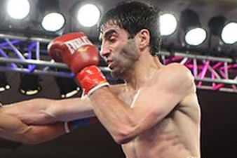 Artur Bernetsyan beats Rynell Griffin 