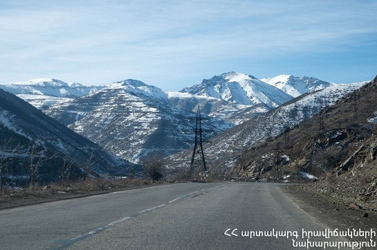 Լարսը փակ է բոլոր տեսակի տրանսպորտային միջոցների համար