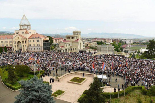 «Այսպիսի գնով խաղաղություն մեզ պետք չէ․ Մեզ խաղաղություն պետք է՝ արժանապատիվ ձևով»․ Գուրգեն Ներսիսյանն արցախցիներին կոչ արեց չվհատվել և պայքարել