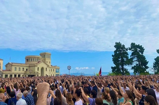 Завтра на площади Возрождения в Степанакерте и площади Свободы в Ереване состоятся одновременные митинги