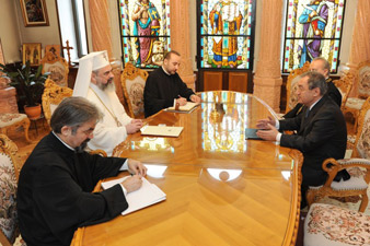 Patriarch of Romanian Orthodox Church hosts Ambassador of Armenia