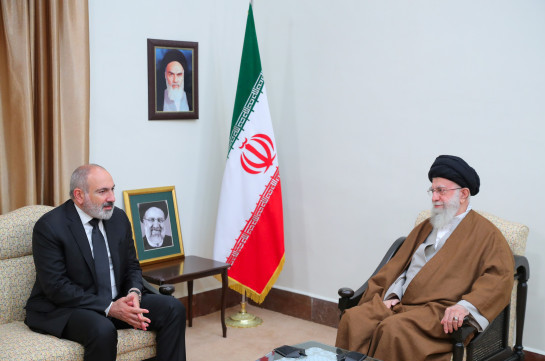 Сейед Али Хаменеи поблагодарил премьер-министра Армении за визит и участие в траурных мероприятиях в трудный для Ирана период