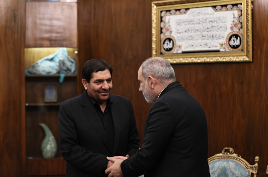 На встрече с исполняющим обязанности президента Ирана Пашинян выразил надежду, что программы, запланированные с Раиси, продолжатся