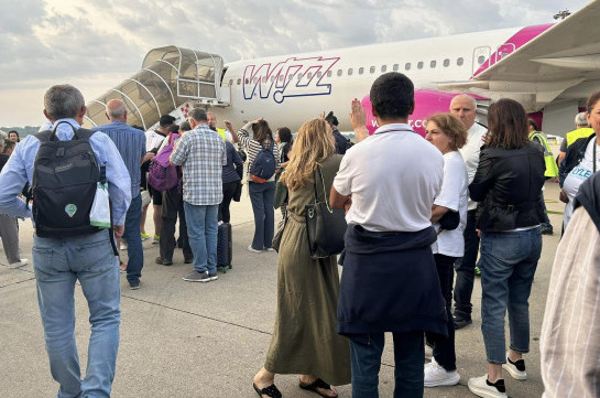 Wizzair ավիաընկերության Միլան-Երևան չվերթի ուղևորները մոտ 12 ժամ գտնվում են օդանավակայանում և չեն կարողանում մեկնել. ահազանգ (Տեսանյութ)