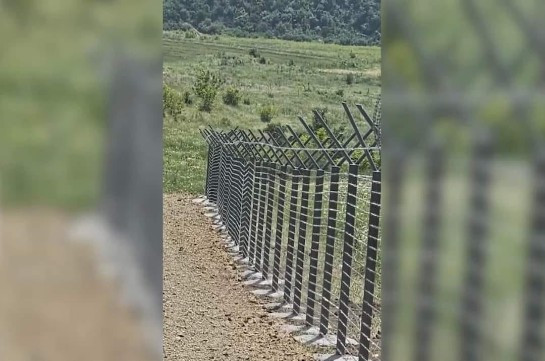 Ограждение с колючей проволокой в Воскепаре на данный момент не установлены