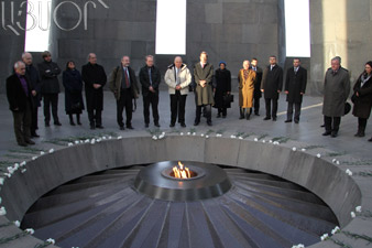 Genocide Conference participants visit Tsitsernakaberd