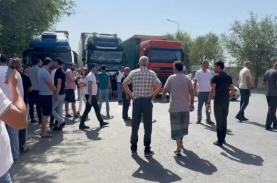 "Spayka" Threatens Our Livelihood: Export Truck Drivers Protest