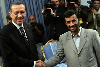 Ahmadinejad, Erdogan discuss regional peace 