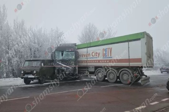 Крупное цепное ДТП в Арагацотнской области: есть пострадавшие