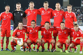 Russia national football team arrives in Yerevan