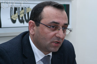 A. Minasyan: the government leads a blind policy