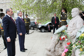 Armenian, Artsakh Presidents attend solemn events 