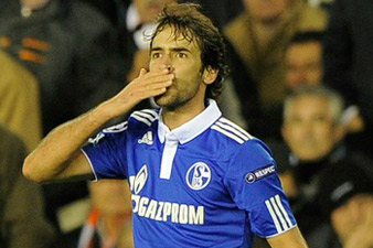 Schalke's Raul open to Spain return